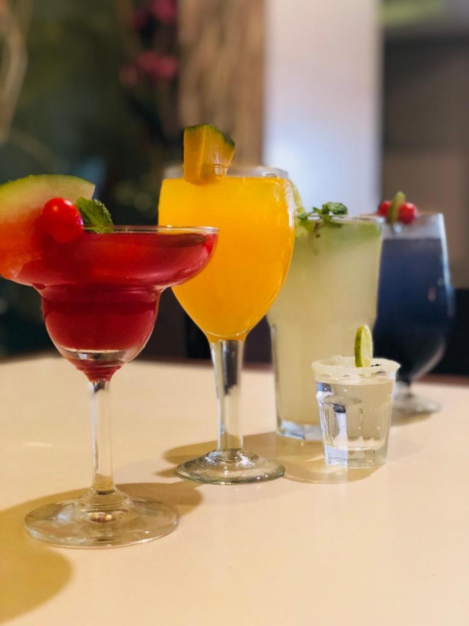 Hotel Prag Continental Guwahati Exteriör bild